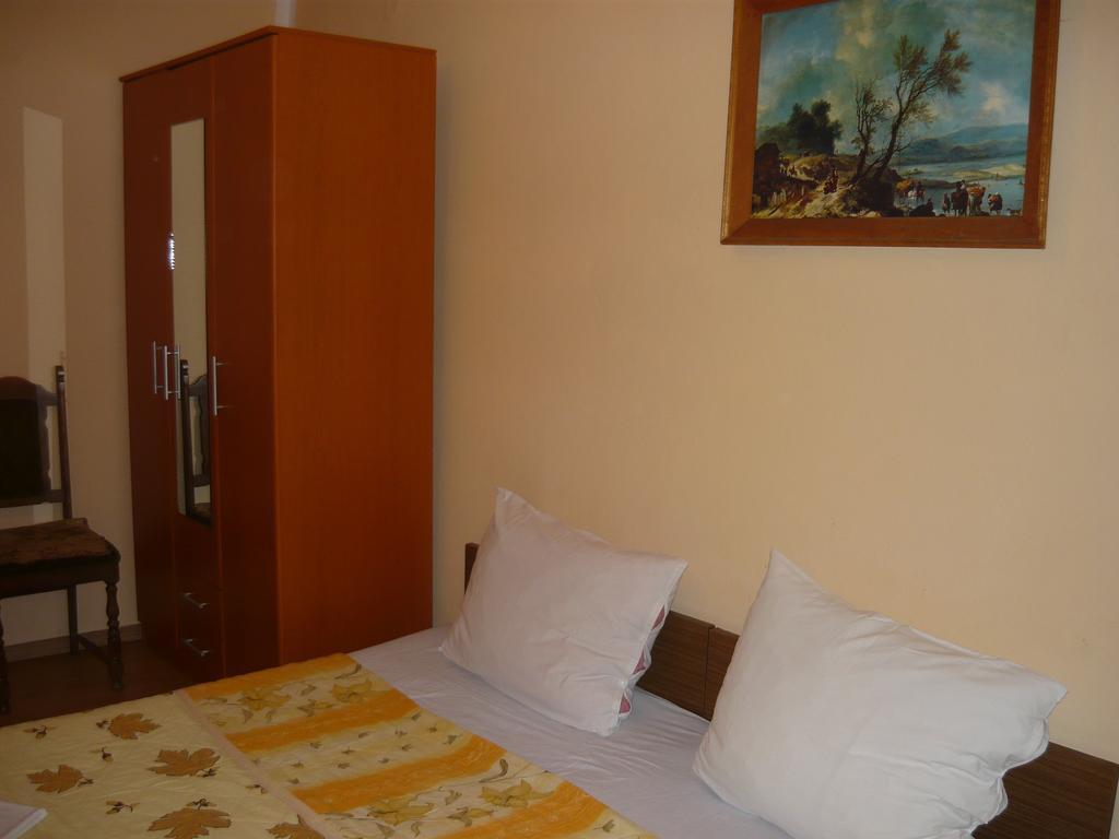 Rooms Banicevic Рисан Стая снимка